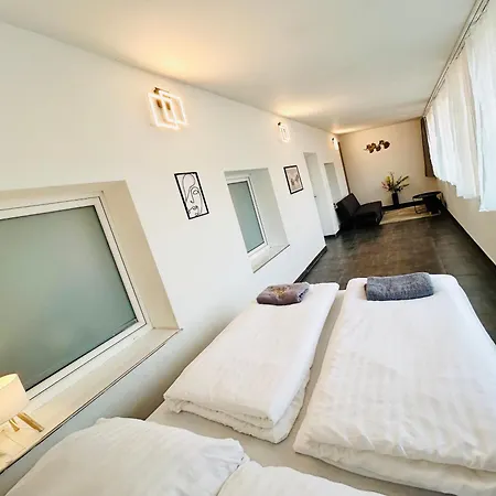 Villa Apartments With Free Parking Prague 5 Exterior photo